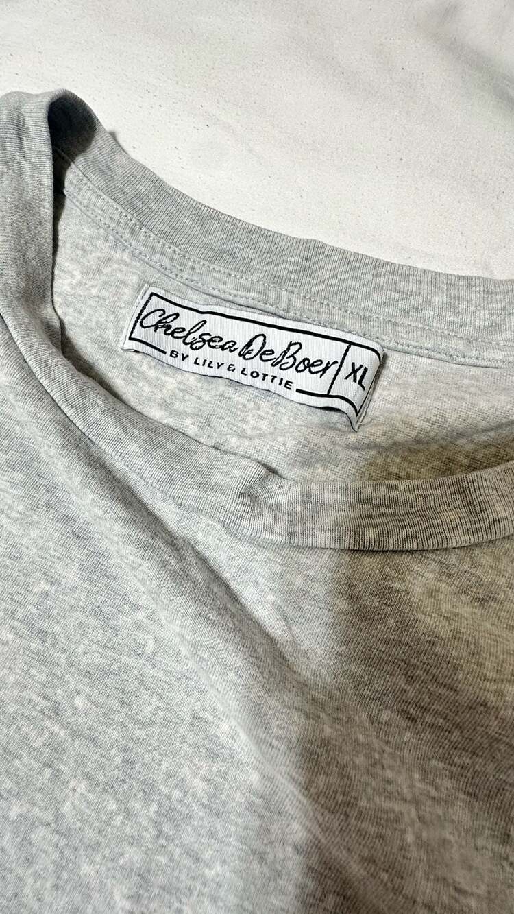 Chelsea DeBoer by Lily & Lottie Heather Gray Pocket T-Shirt XL
